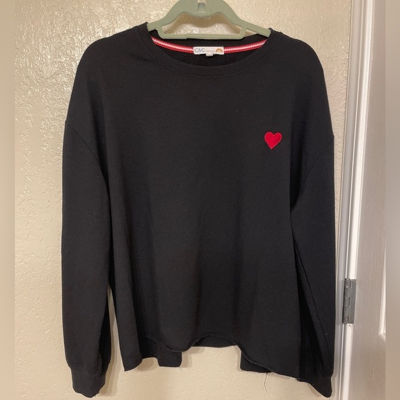 C&C California Sweaters - C&C California Women’s Black Red heart sweatshirt valentines day casual size L